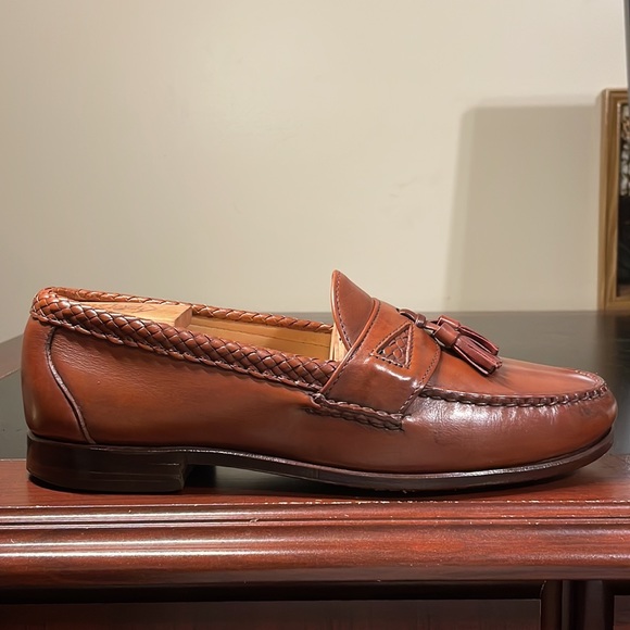 Allen Edmonds Maxfield tassel loafers, size 9D color brown. - Picture 5 of 9